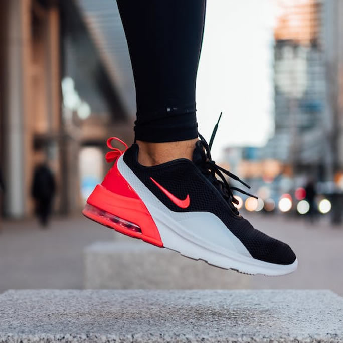 Air max motion 2 on outlet feet